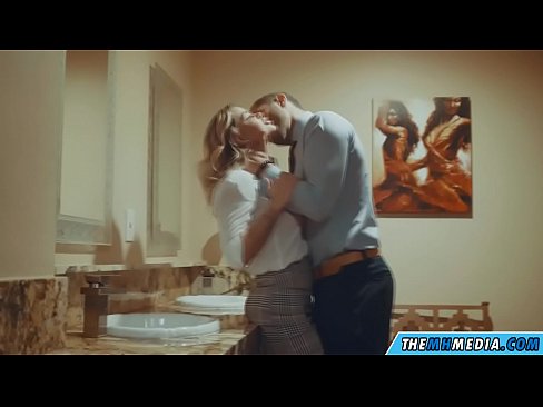 ❤️ Kiedy biuściasta blondynka uwodzi cię w publicznej toalecie ️ Sex video at us ❌️❤